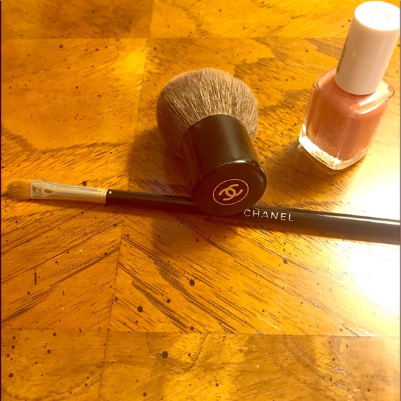 The Deal - Picture 1 of 2